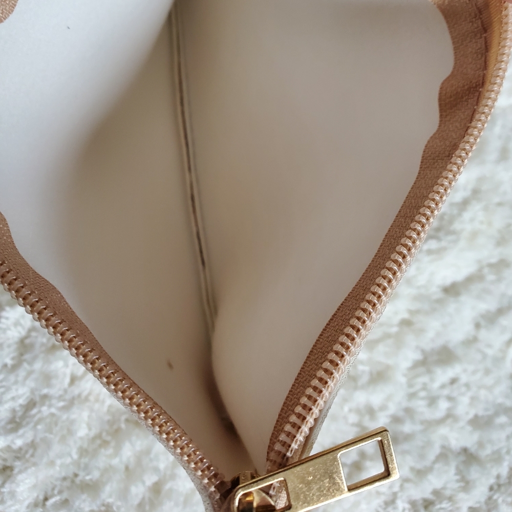 Patterned Wristlet - Picture 4 of 6